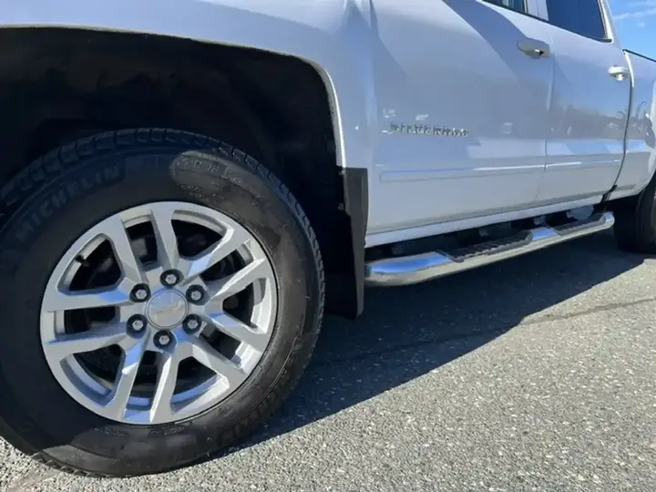 Chevrolet Silverado 1500 2018 photo 3