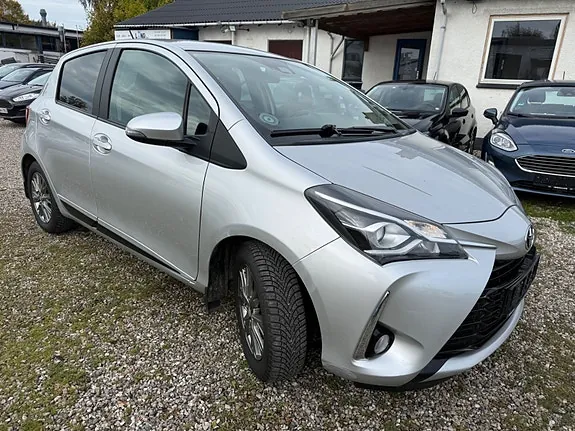 Toyota Yaris 2017 photo 3