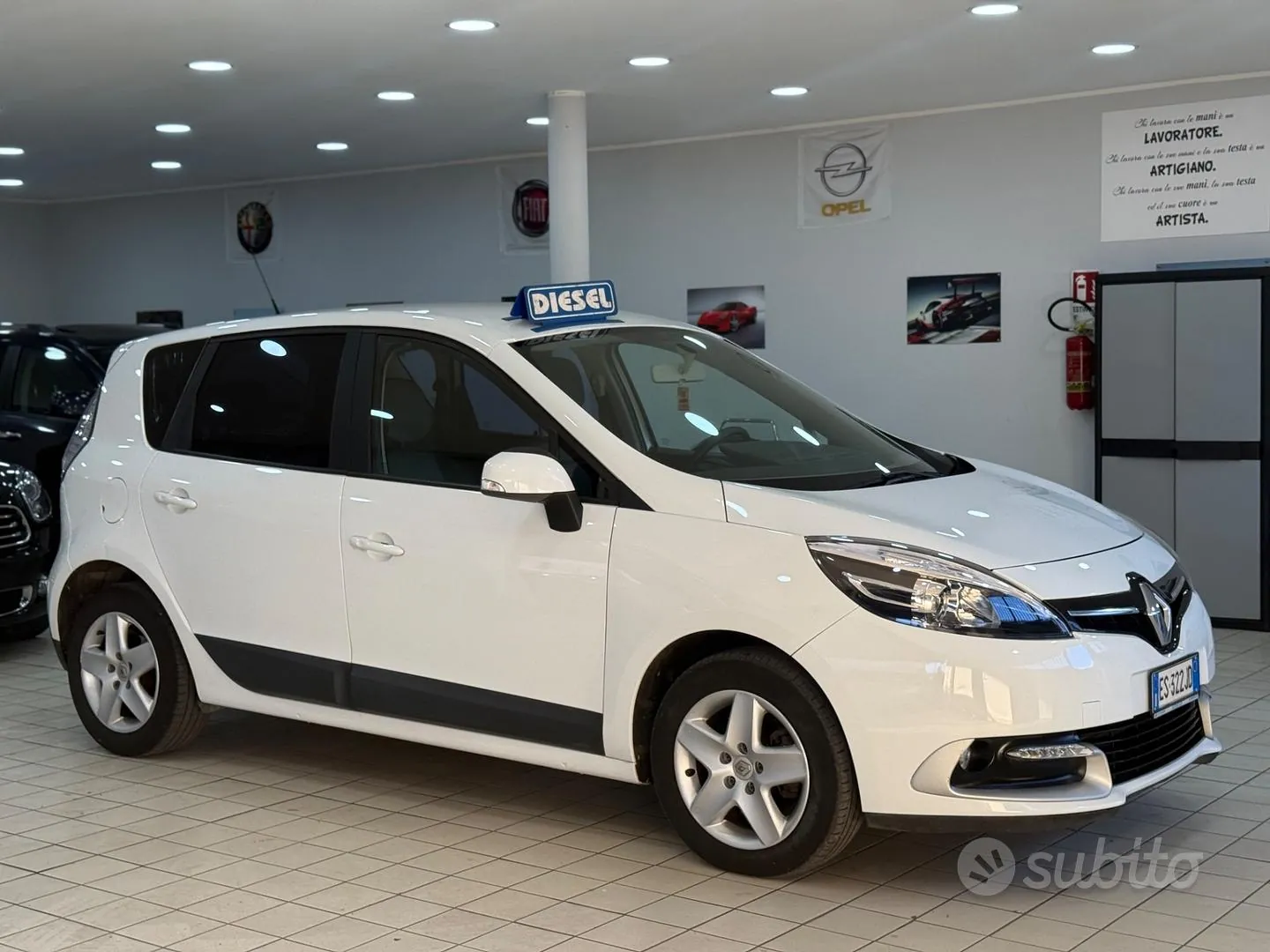 Renault Scenic 2013 photo 3