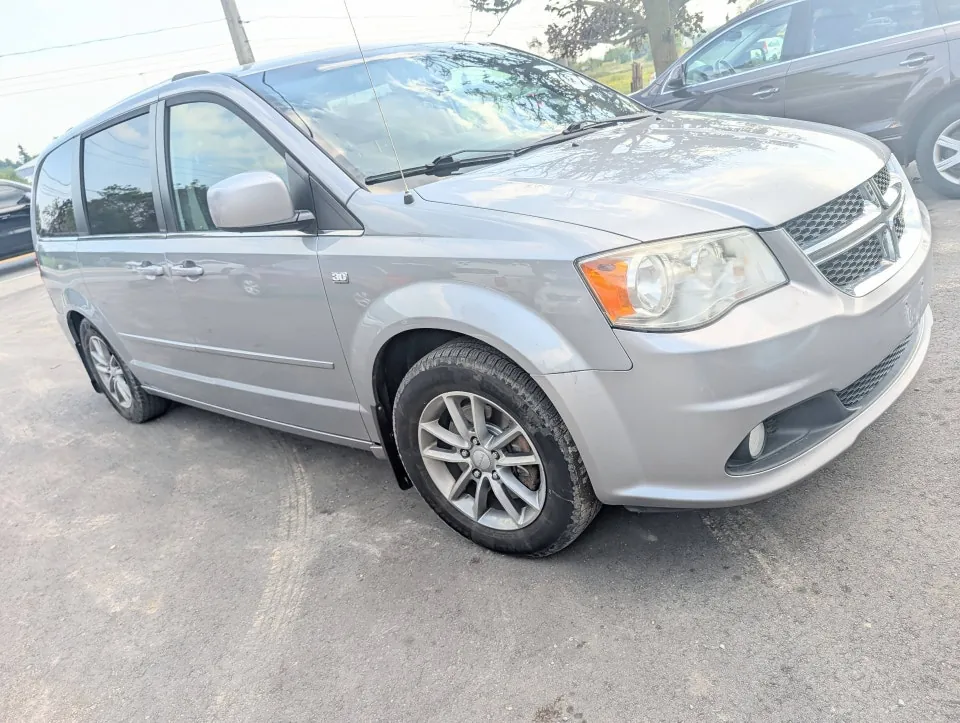 Dodge Grand Caravan 2014 photo 3