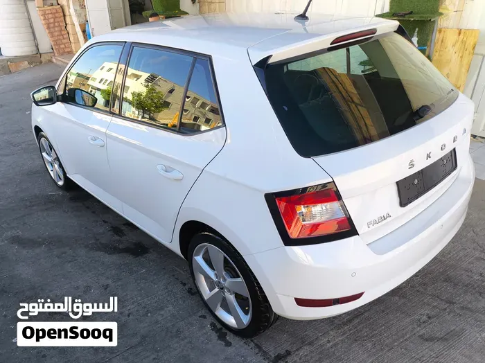 Skoda Fabia 2021 photo 2