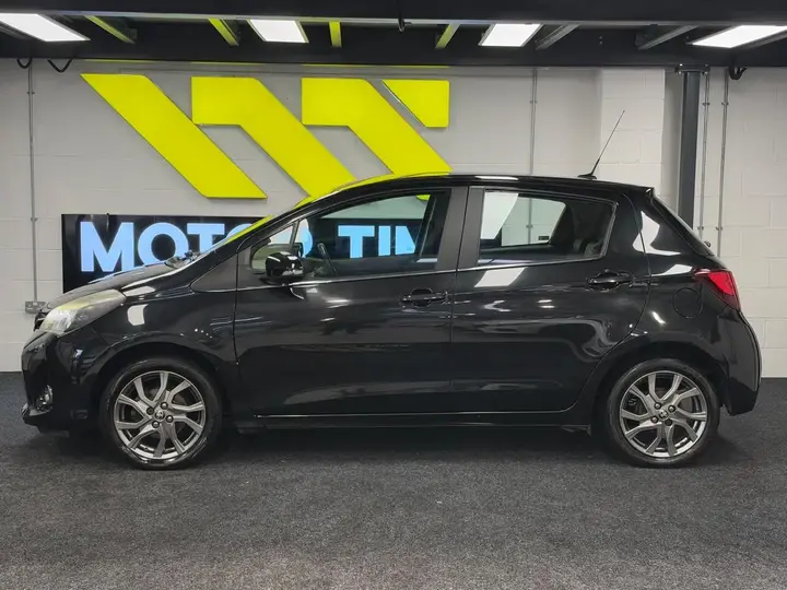 Toyota Yaris 2014 photo 4