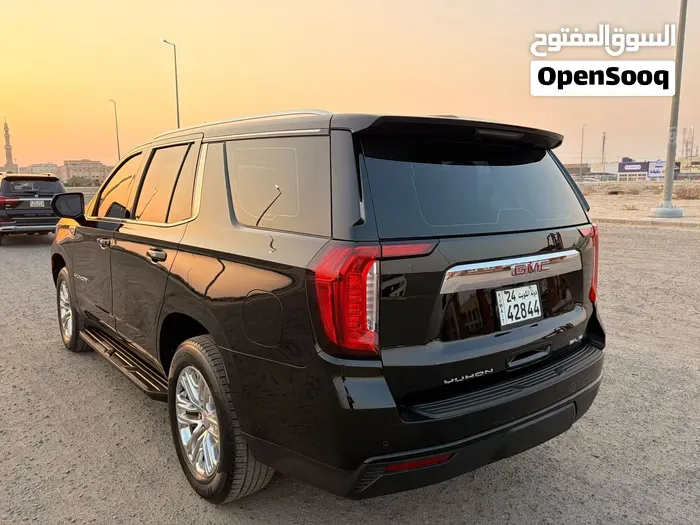 GMC Yukon 2023 photo 2