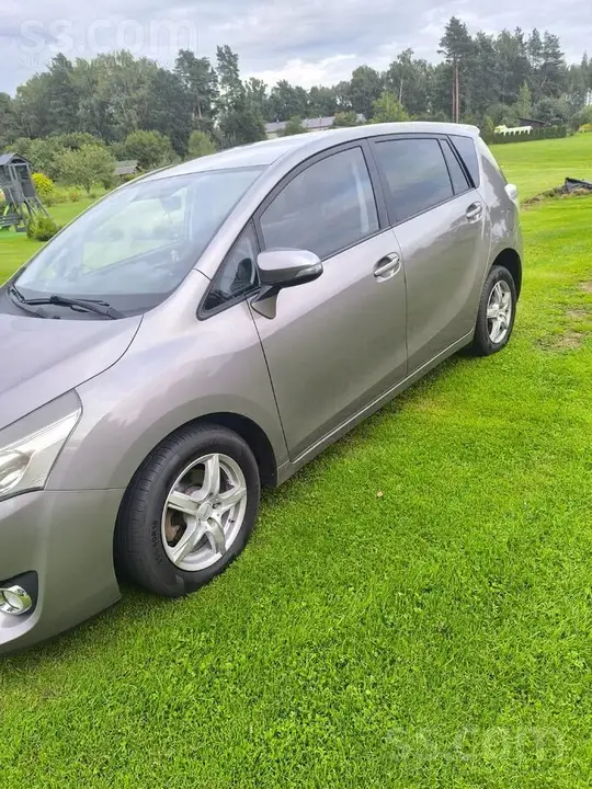 Toyota Verso 2014 photo 4