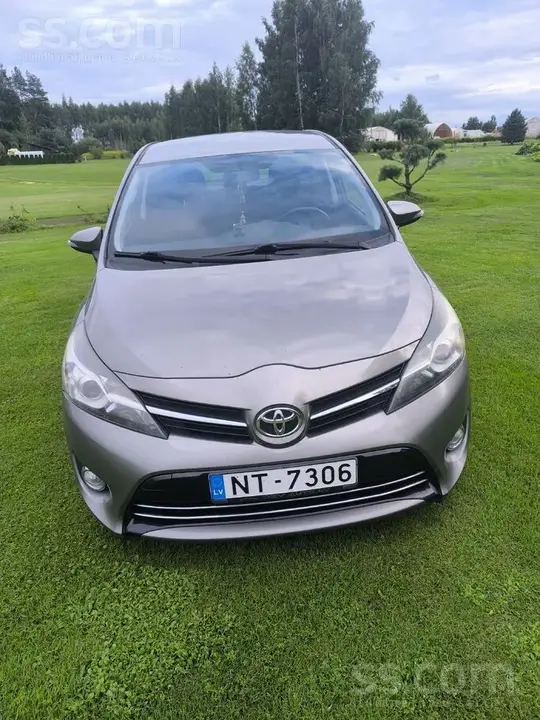 Toyota Verso 2014 photo 3