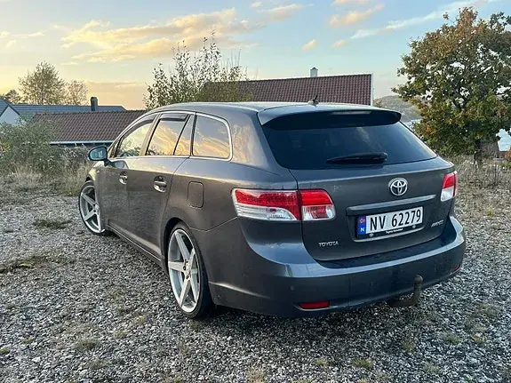 Toyota Avensis 2009 photo 4