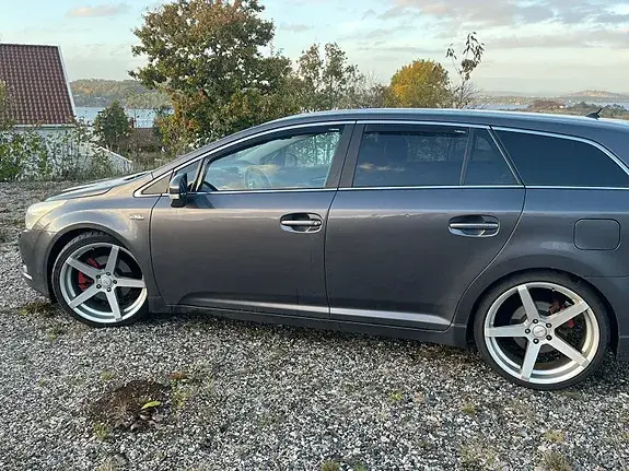 Toyota Avensis 2009 photo 5