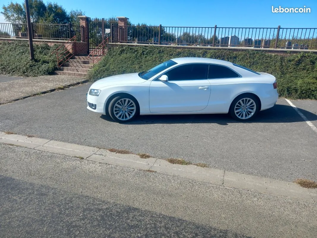 Audi A5 2012 photo 2