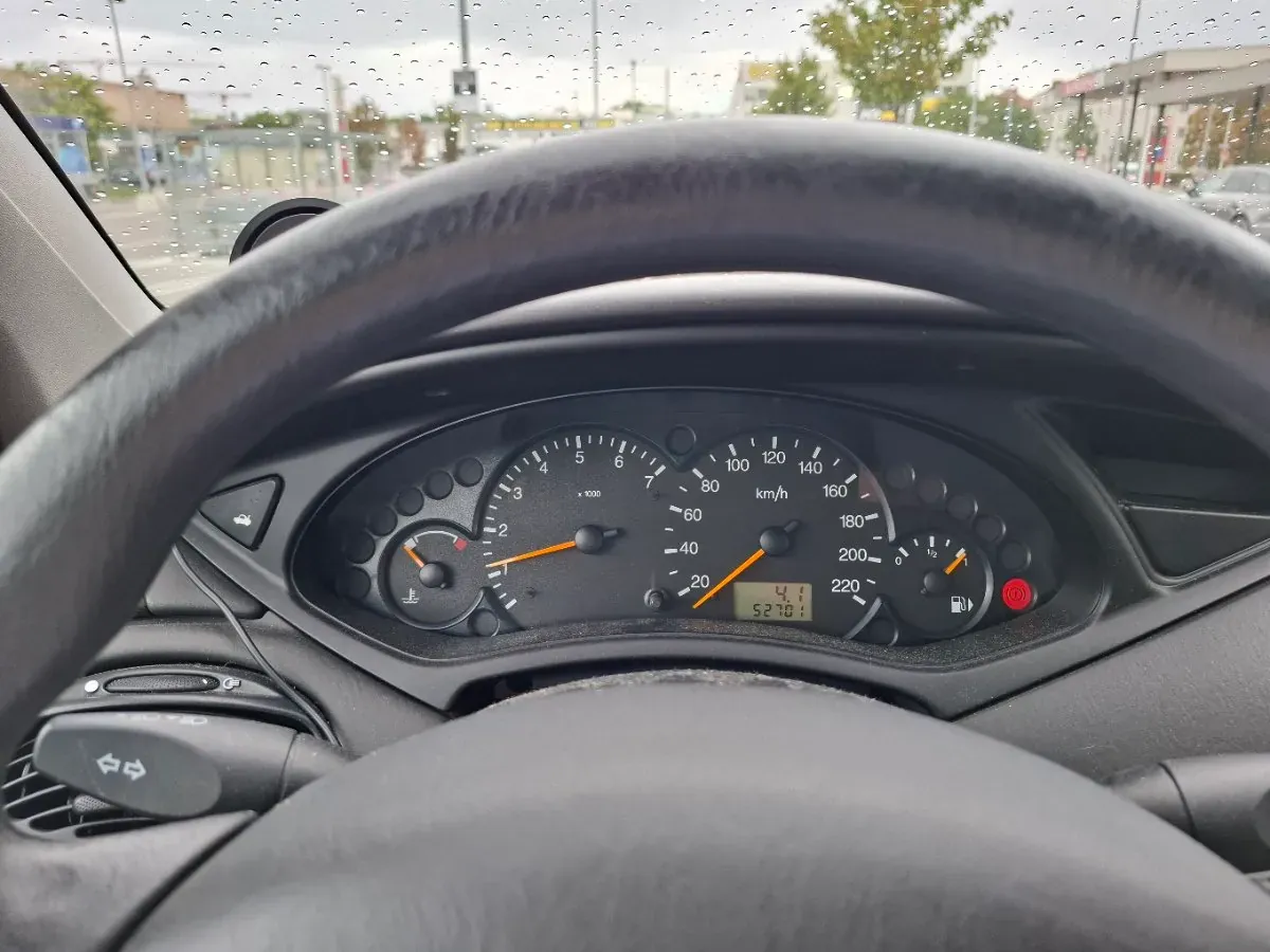 Ford Focus 2002 photo 2