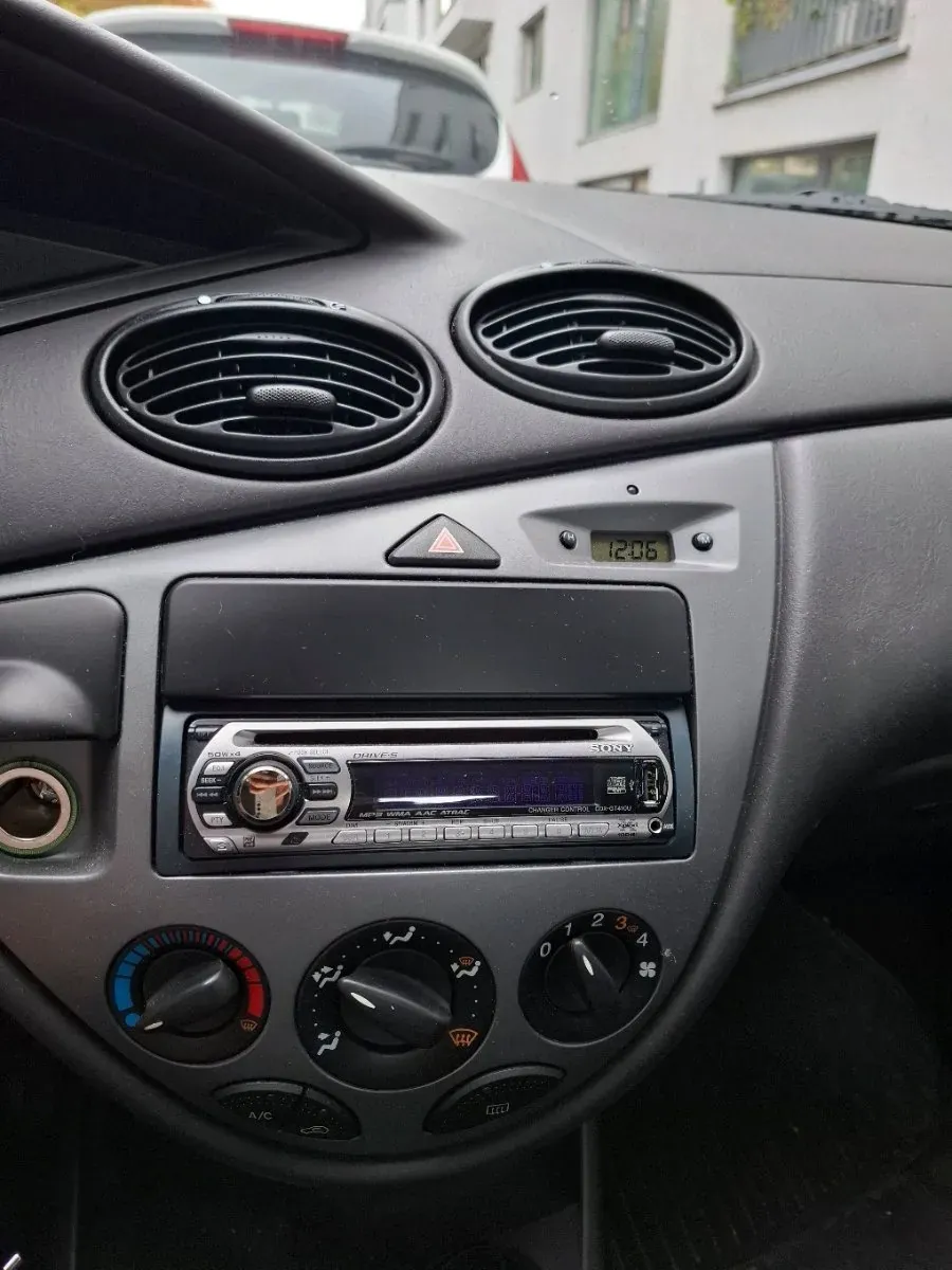 Ford Focus 2002 photo 3