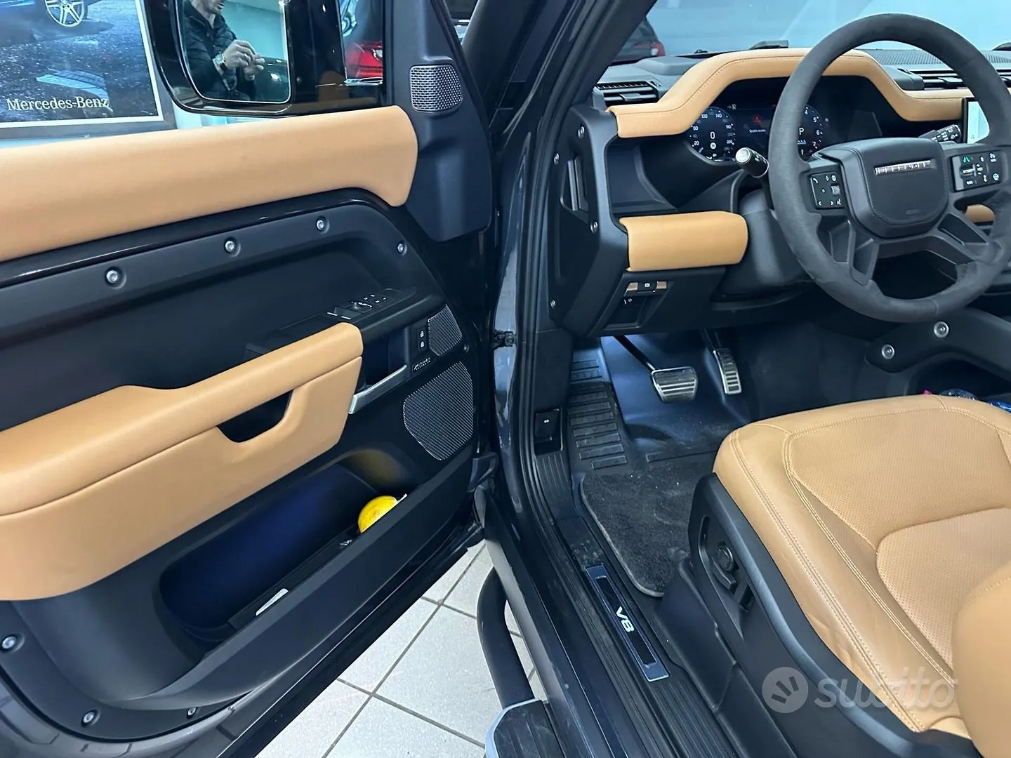 Land Rover Defender 2024 photo 4