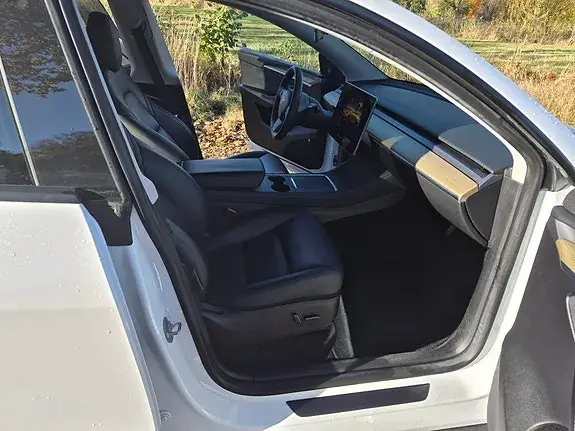 Tesla Model Y 2023 photo 5