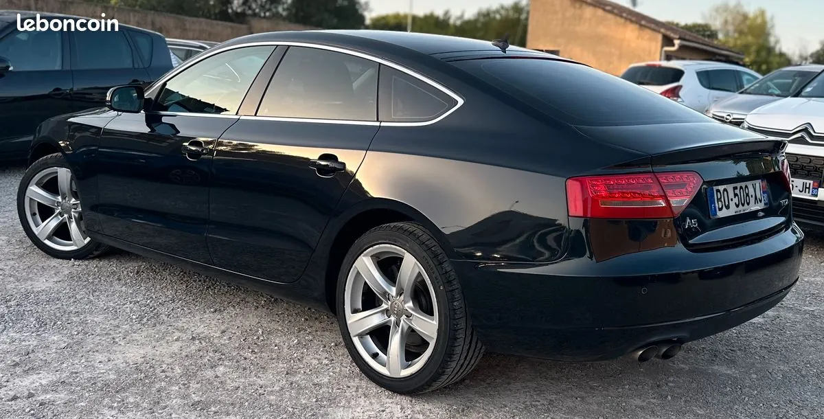 Audi A5 2011 photo 2