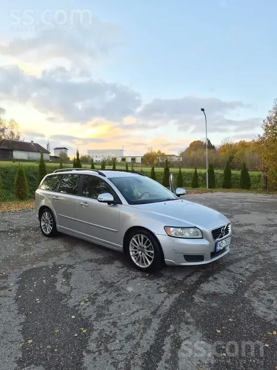 Volvo V50