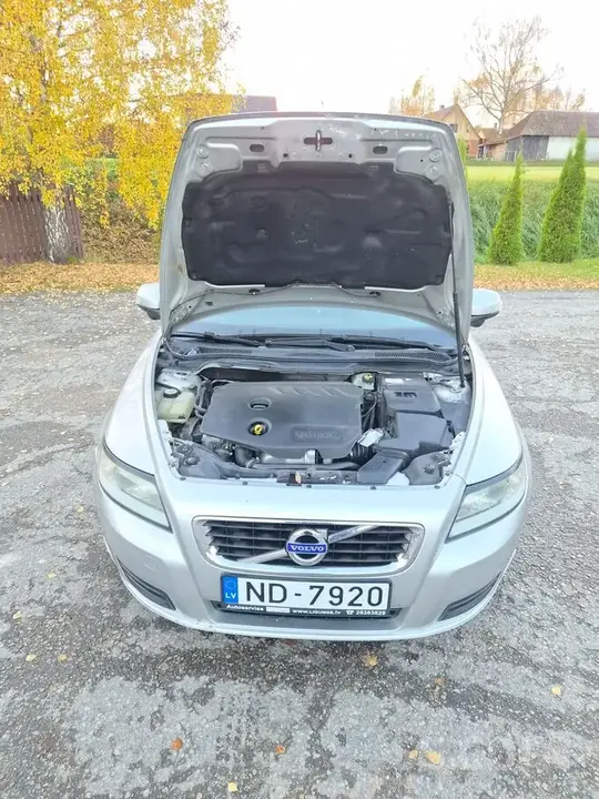 Volvo V50 2010 photo 4