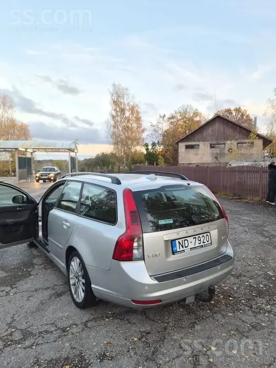 Volvo V50 2010 photo 3