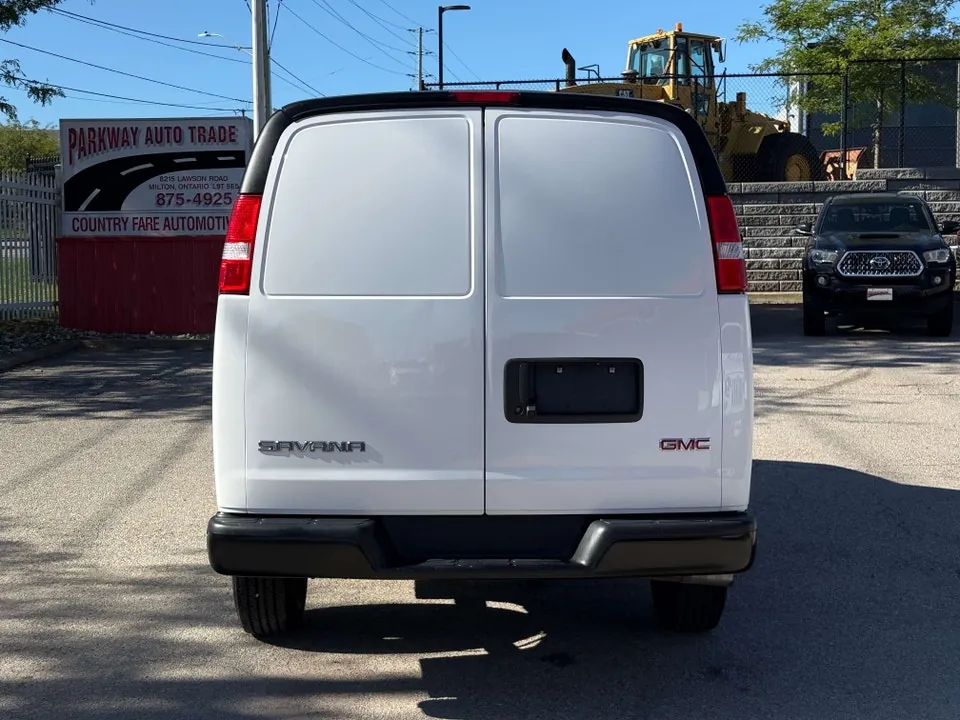 GMC Savana 2023 photo 5