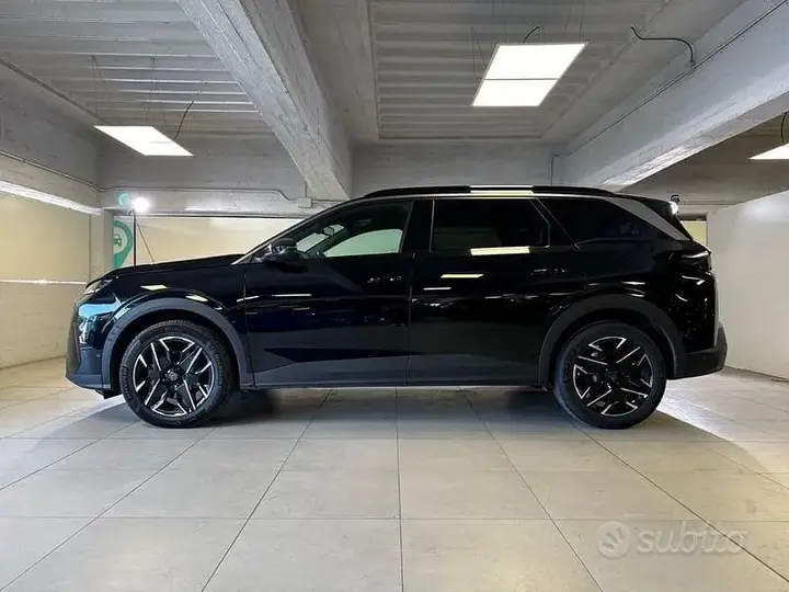 Peugeot 5008 2025 photo 2