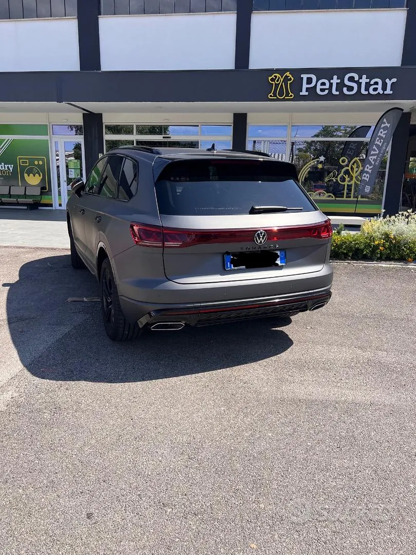 Volkswagen Touareg 2023 photo 2