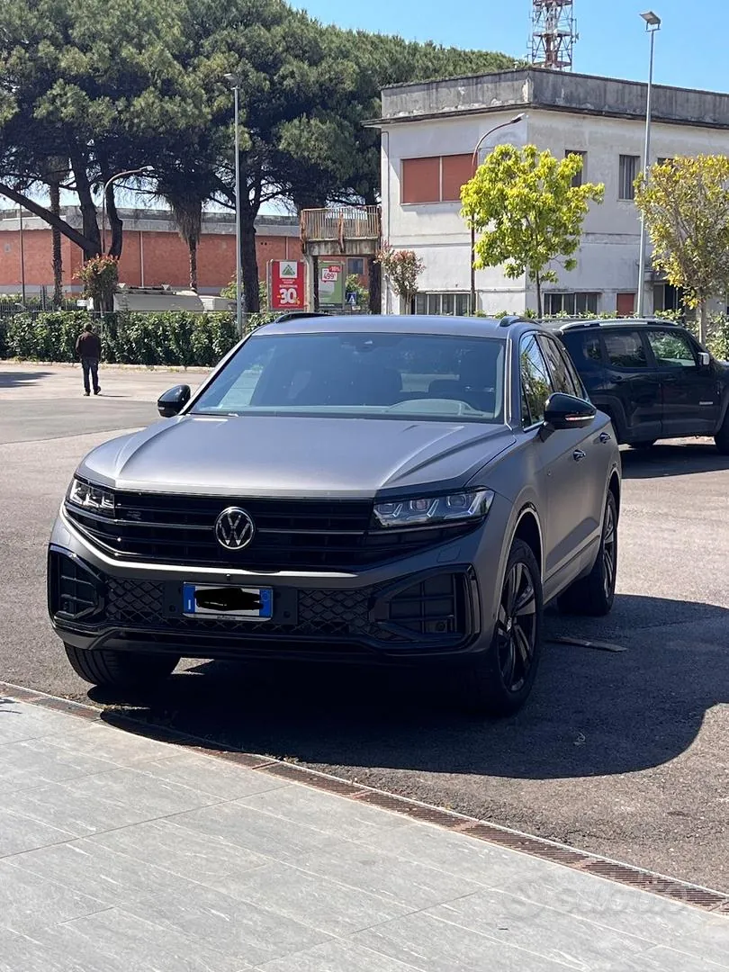 Volkswagen Touareg 2023 photo 3