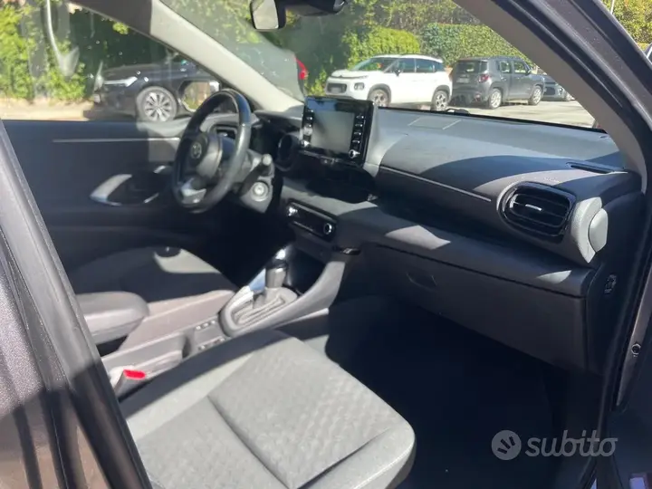 Toyota Yaris 2023 photo 5