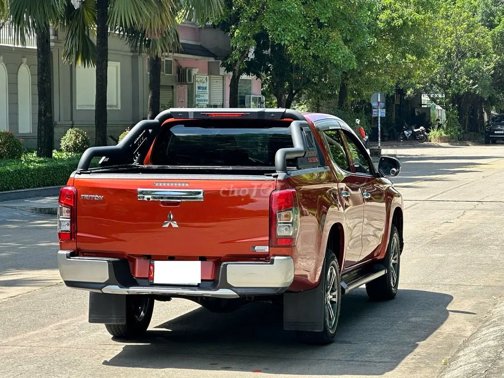 Mitsubishi Triton photo 2
