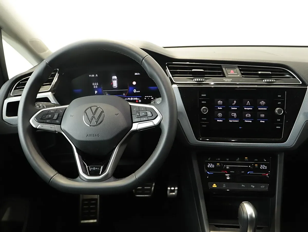 Volkswagen Touran 2025 photo 2