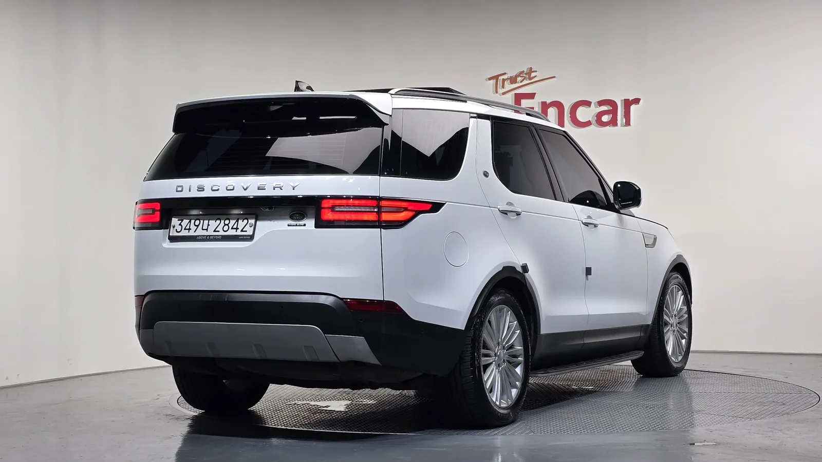 Land Rover Discovery 5