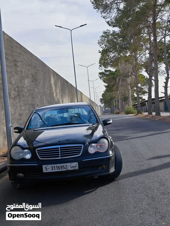 Mercedes-Benz C-Class 2004 photo 3