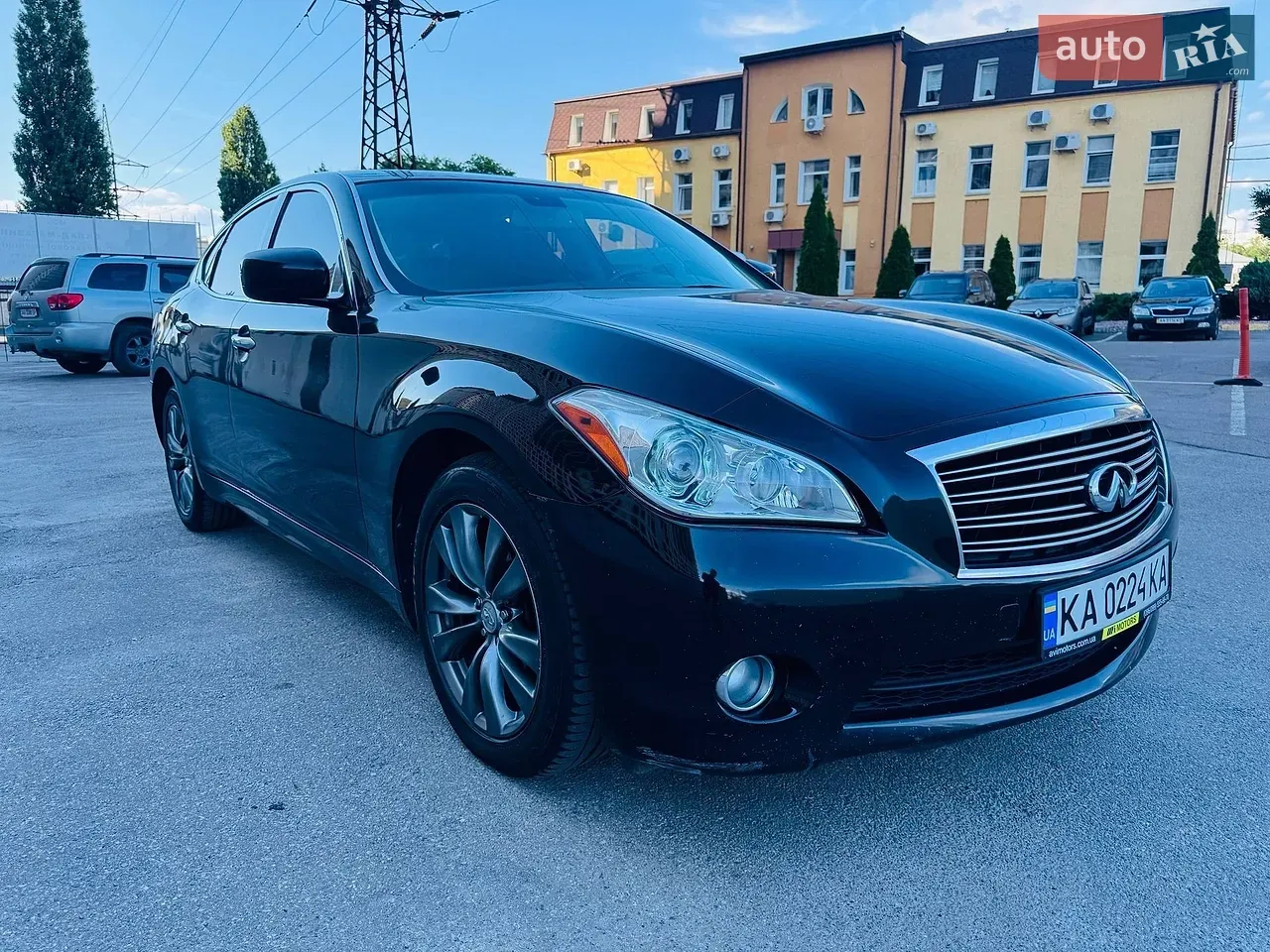 Infiniti M37 2012 photo 3