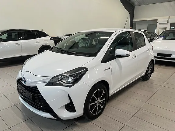 Toyota Yaris 2018 photo 2
