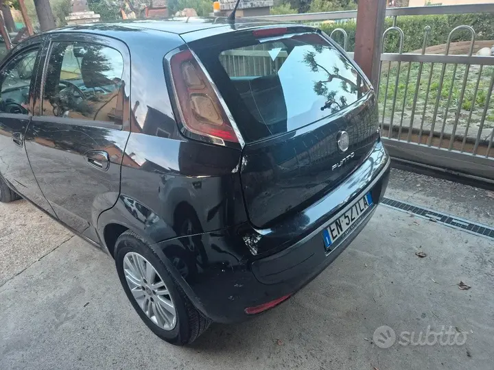 Fiat Punto 2012 photo 3