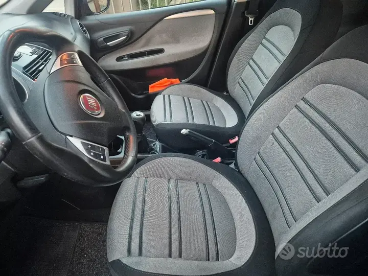 Fiat Punto 2012 photo 5