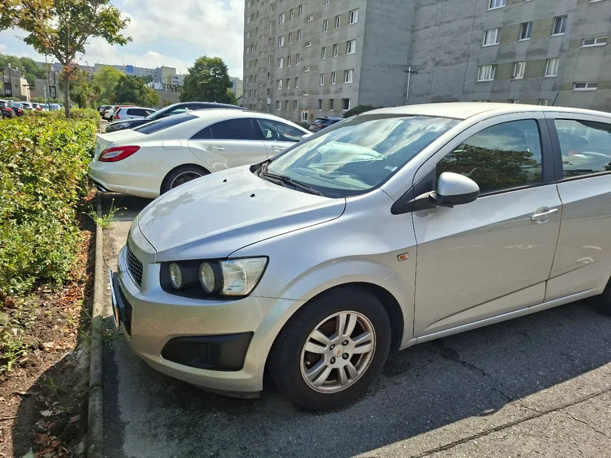 Chevrolet Aveo 2011 photo 2