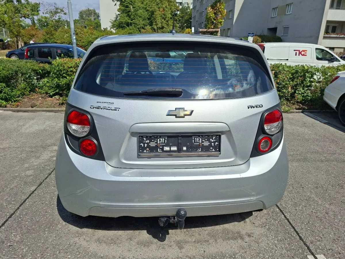 Chevrolet Aveo 2011 photo 3