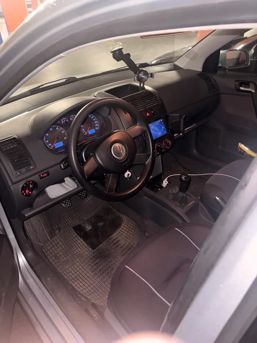 Volkswagen Polo 2003 photo 2