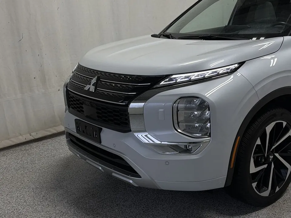 Mitsubishi Outlander 2024 photo 3