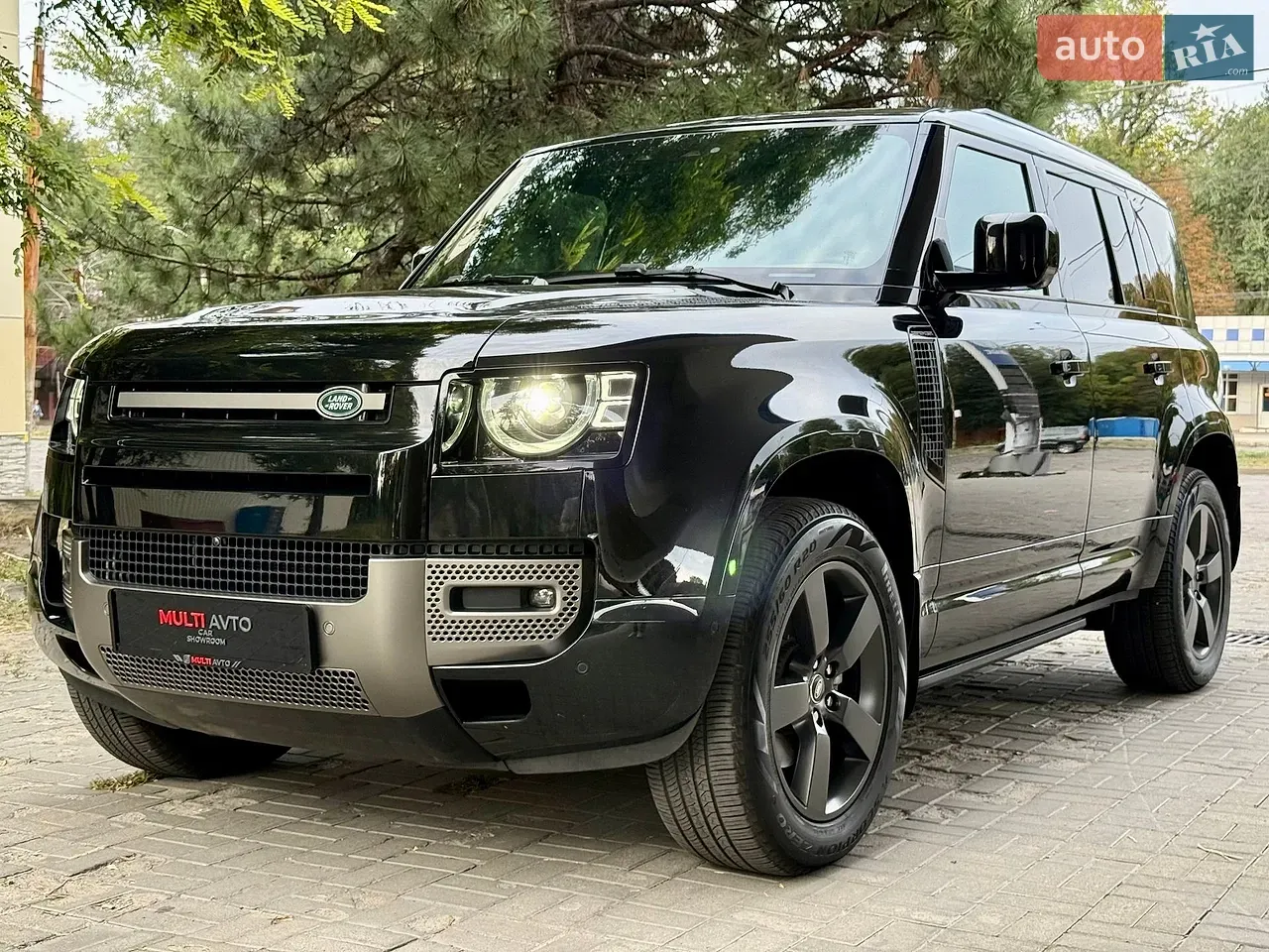 Land Rover Defender 2024 photo 4