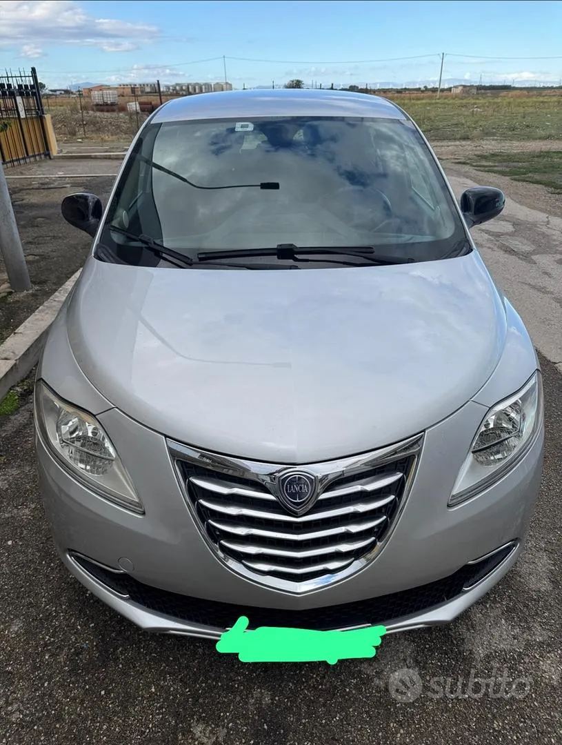 Lancia Ypsilon
