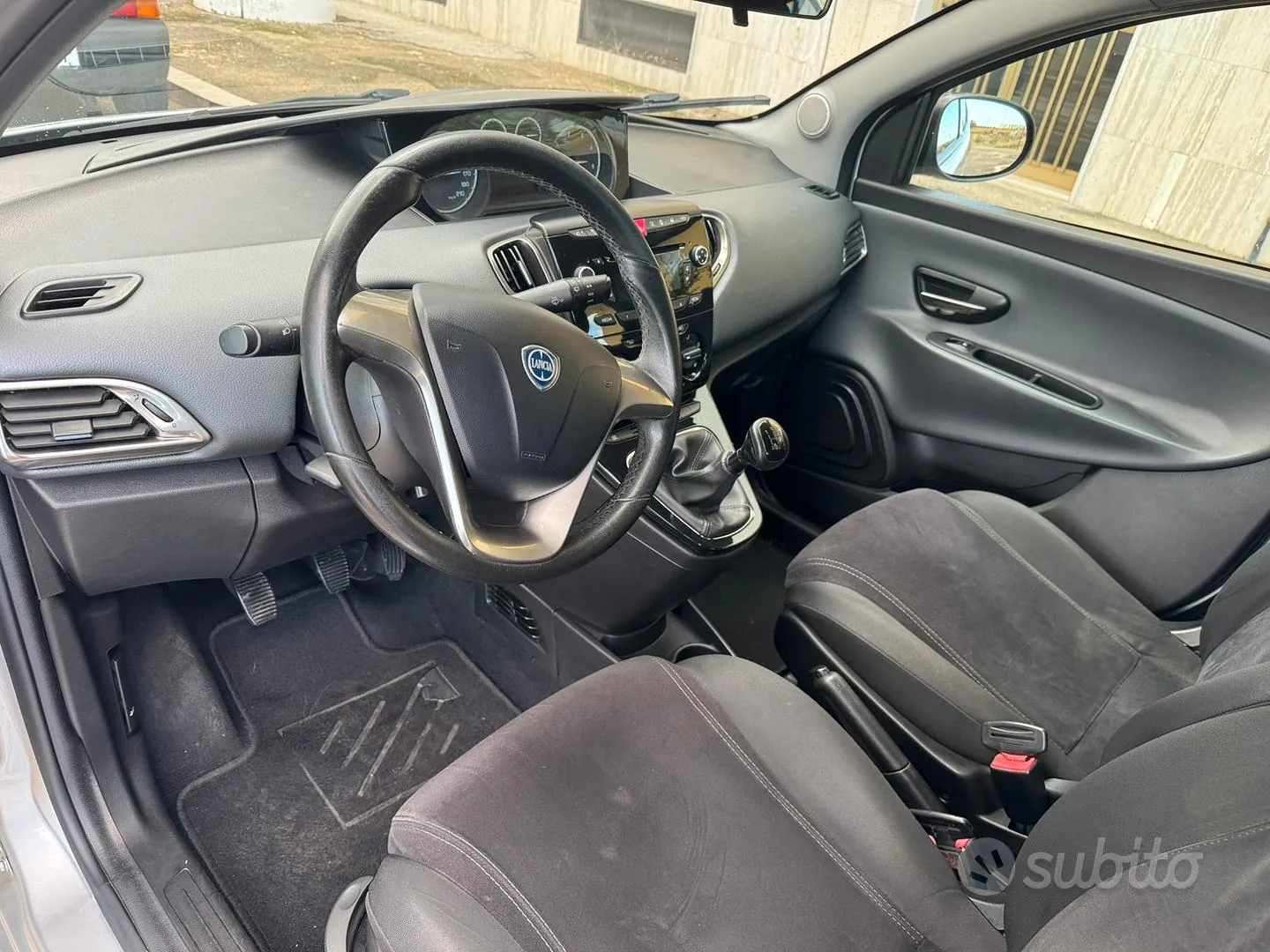Lancia Ypsilon 2014 photo 3