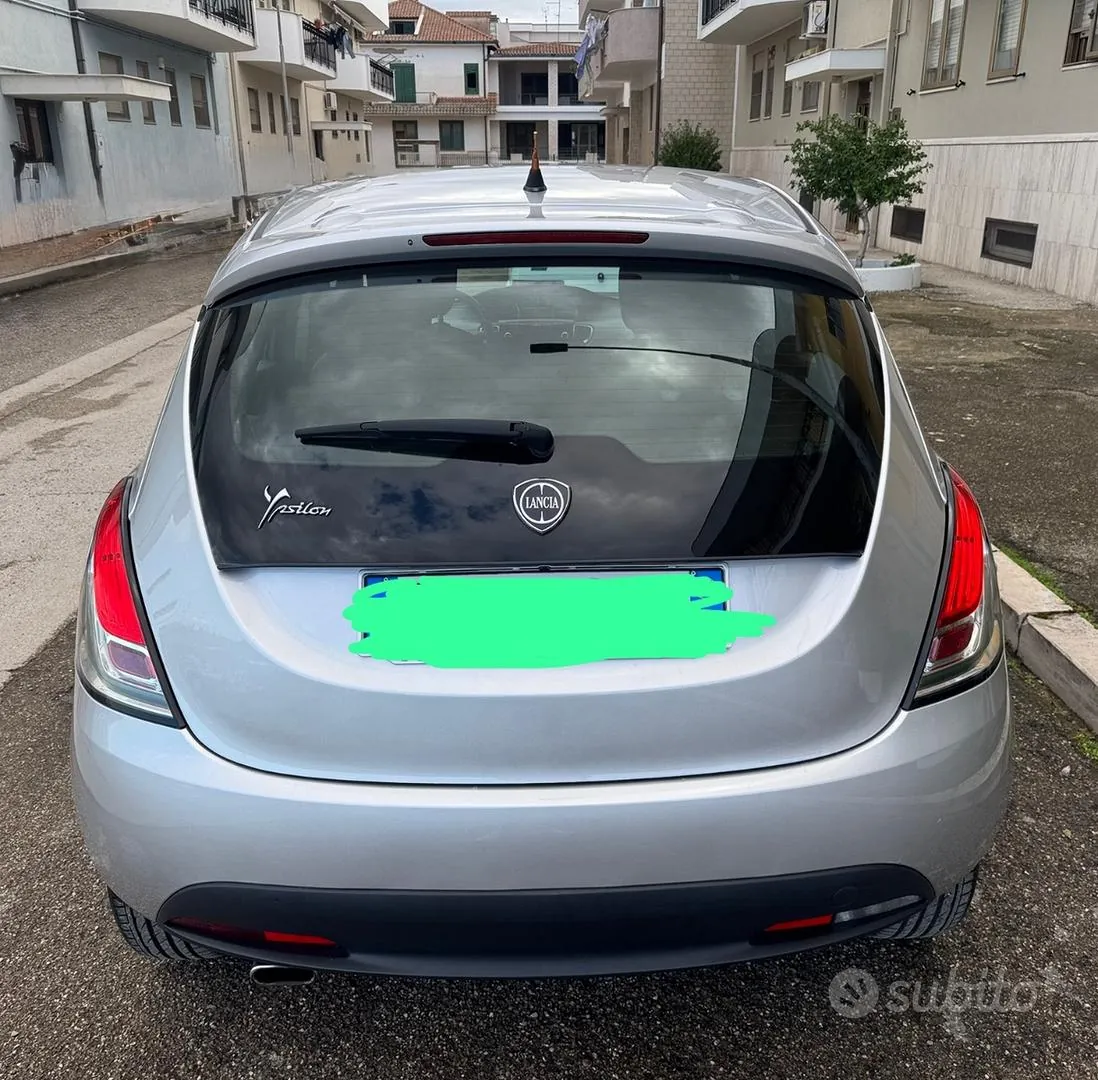 Lancia Ypsilon 2014 photo 2