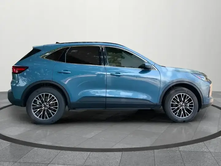 Ford Escape 2025 photo 5