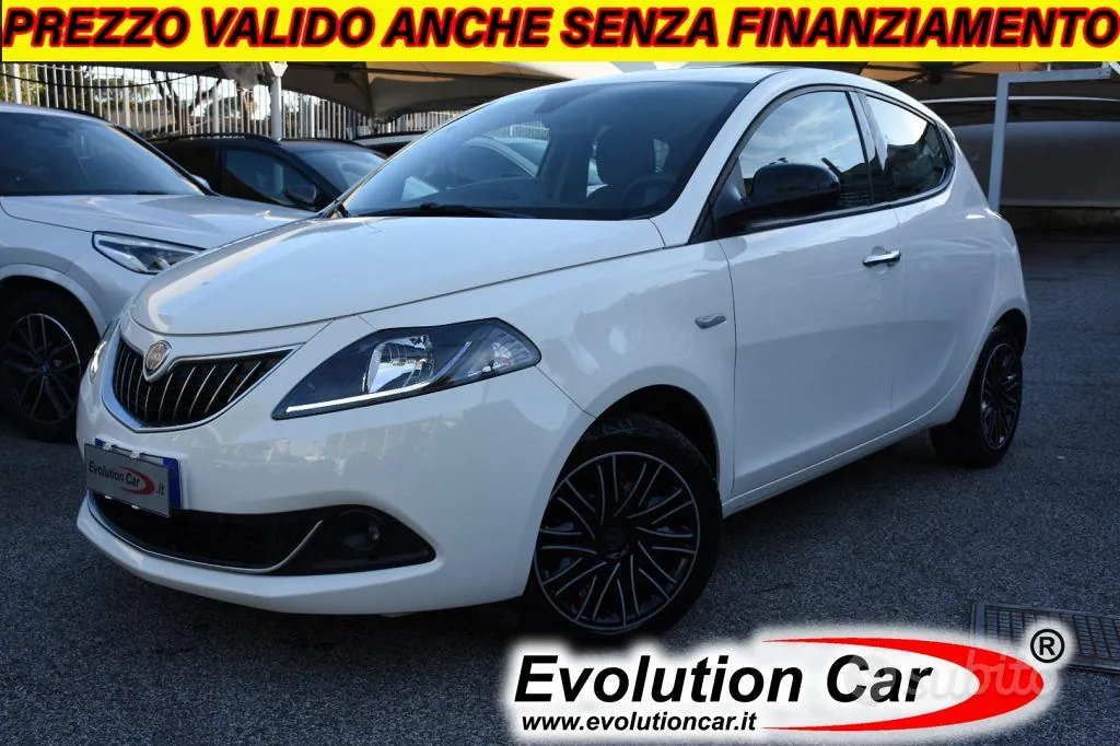 Lancia Ypsilon