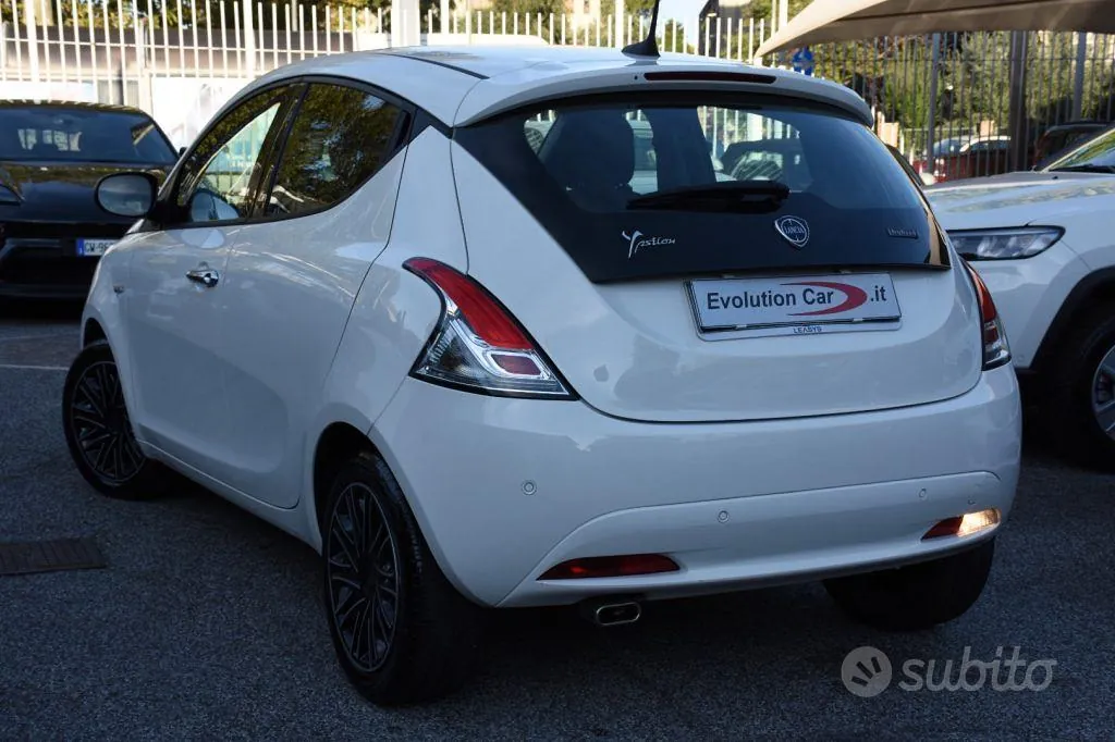 Lancia Ypsilon 2022 photo 4