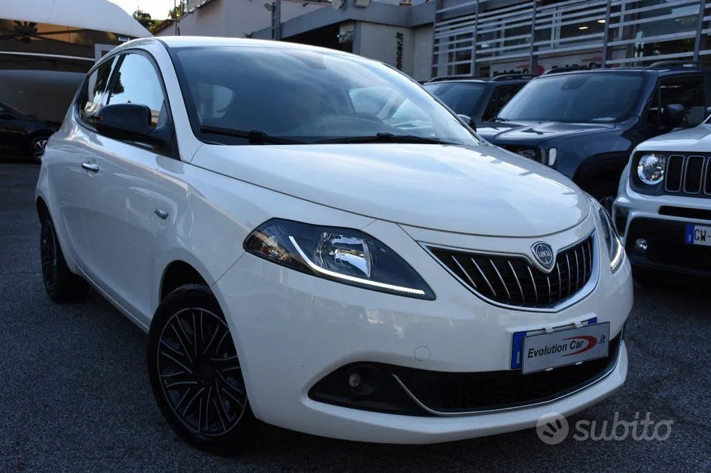Lancia Ypsilon 2022 photo 2
