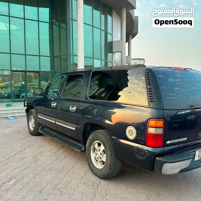 Chevrolet Suburban 2004 photo 3