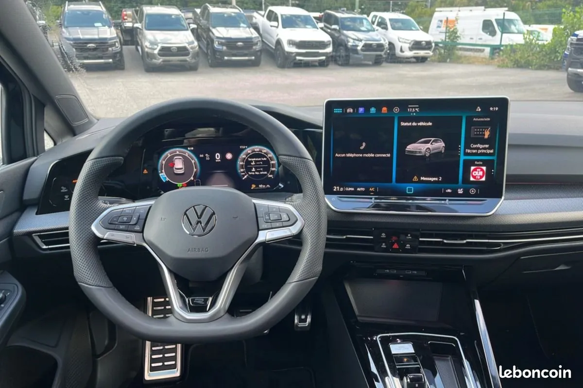 Volkswagen Golf 2026 photo 2