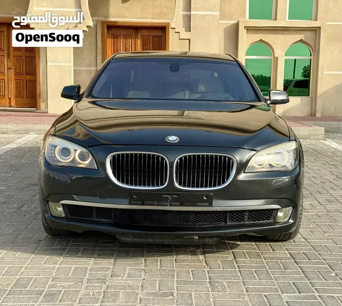 BMW 7 Series 2012 photo 2