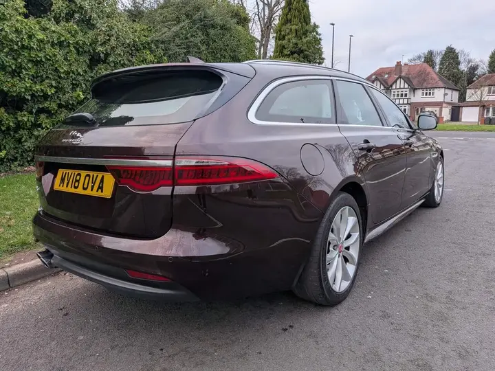Jaguar Xf 2018 photo 5