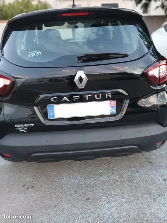 Renault Captur 2018 photo 2